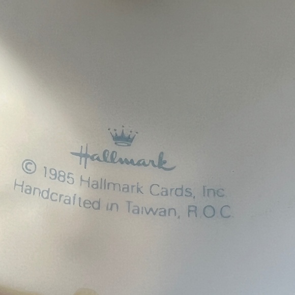 Vintage Hallmark "Mother and Dad" Bell Ornament Dated 1985 - Picture 3 of 4